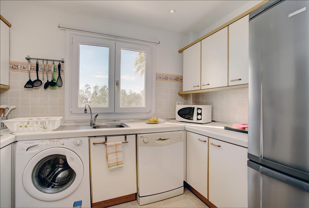 Sunny Golf Apartment Estepona Dış mekan fotoğraf