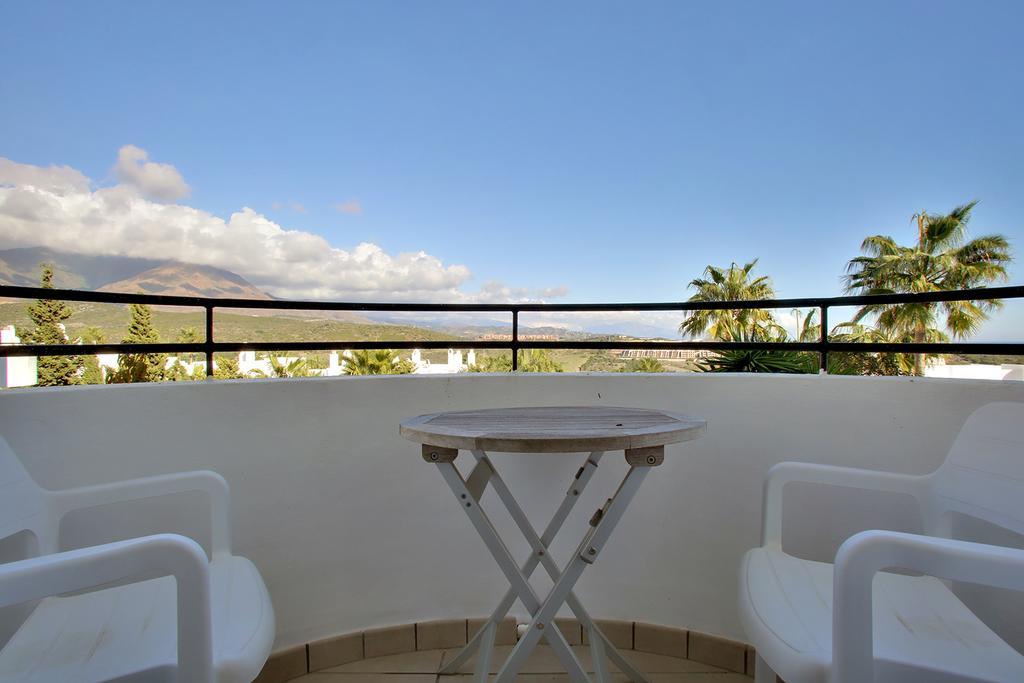 Sunny Golf Apartment Estepona Dış mekan fotoğraf