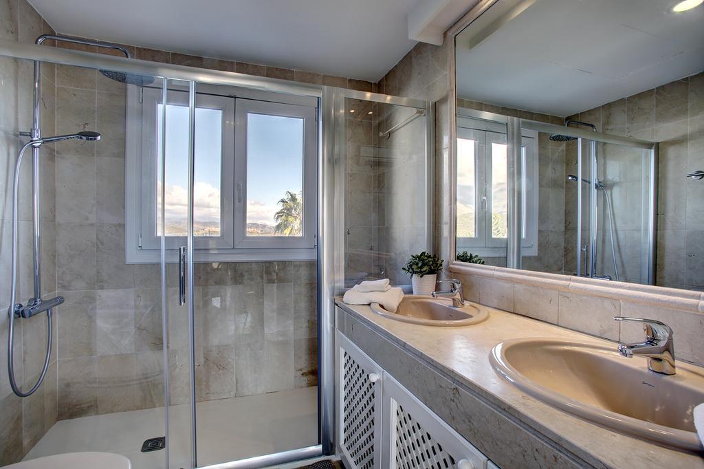 Sunny Golf Apartment Estepona Dış mekan fotoğraf