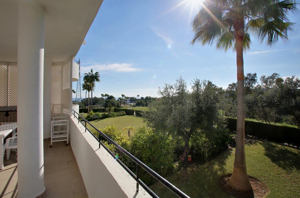 Sunny Golf Apartment Estepona Dış mekan fotoğraf